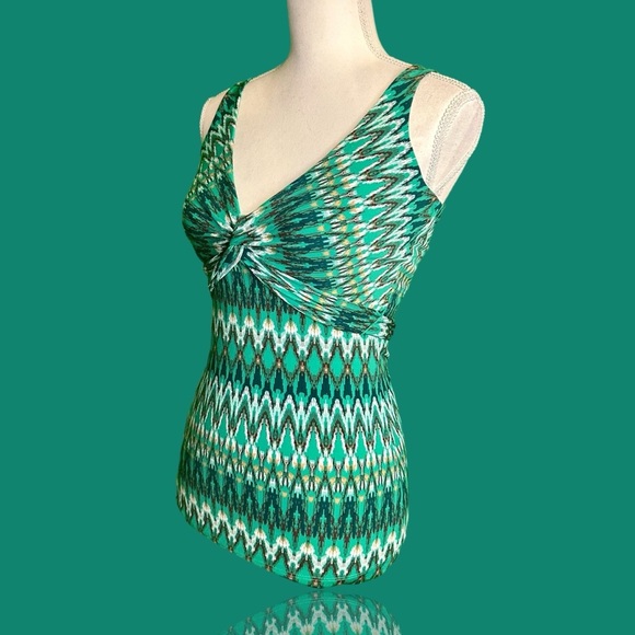 BCBGMaxAzria Green Chevron / Ikat Print Twist Front Tie-Around Sleeveless Top XS - Picture 5 of 10